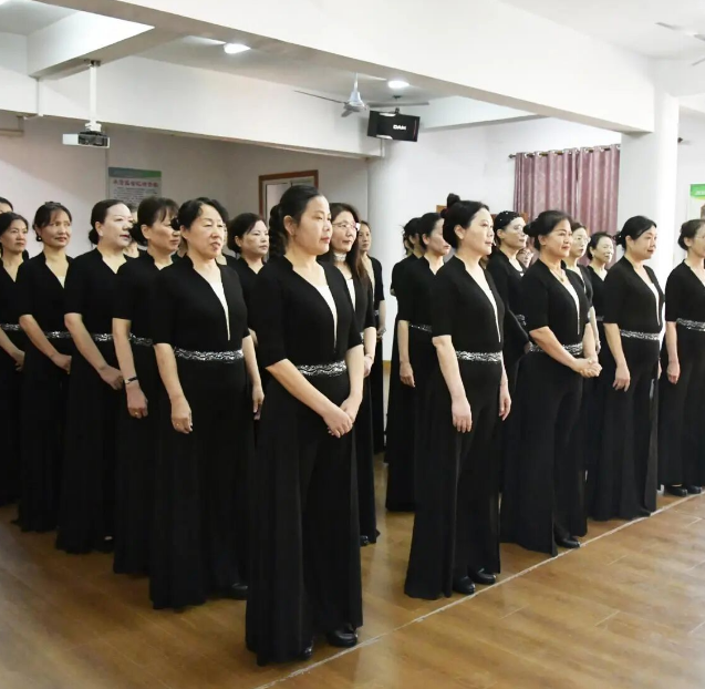 梦想起航，秀出精彩——奉贤区金汇成校开设走秀创意班